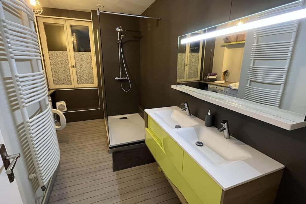 Grand Appartement A بارْ المظهر الخارجي الصورة